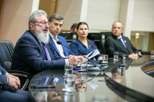 Padre Pedro comanda entrega de Certificação de Responsabilidade Social a empresas e entidades