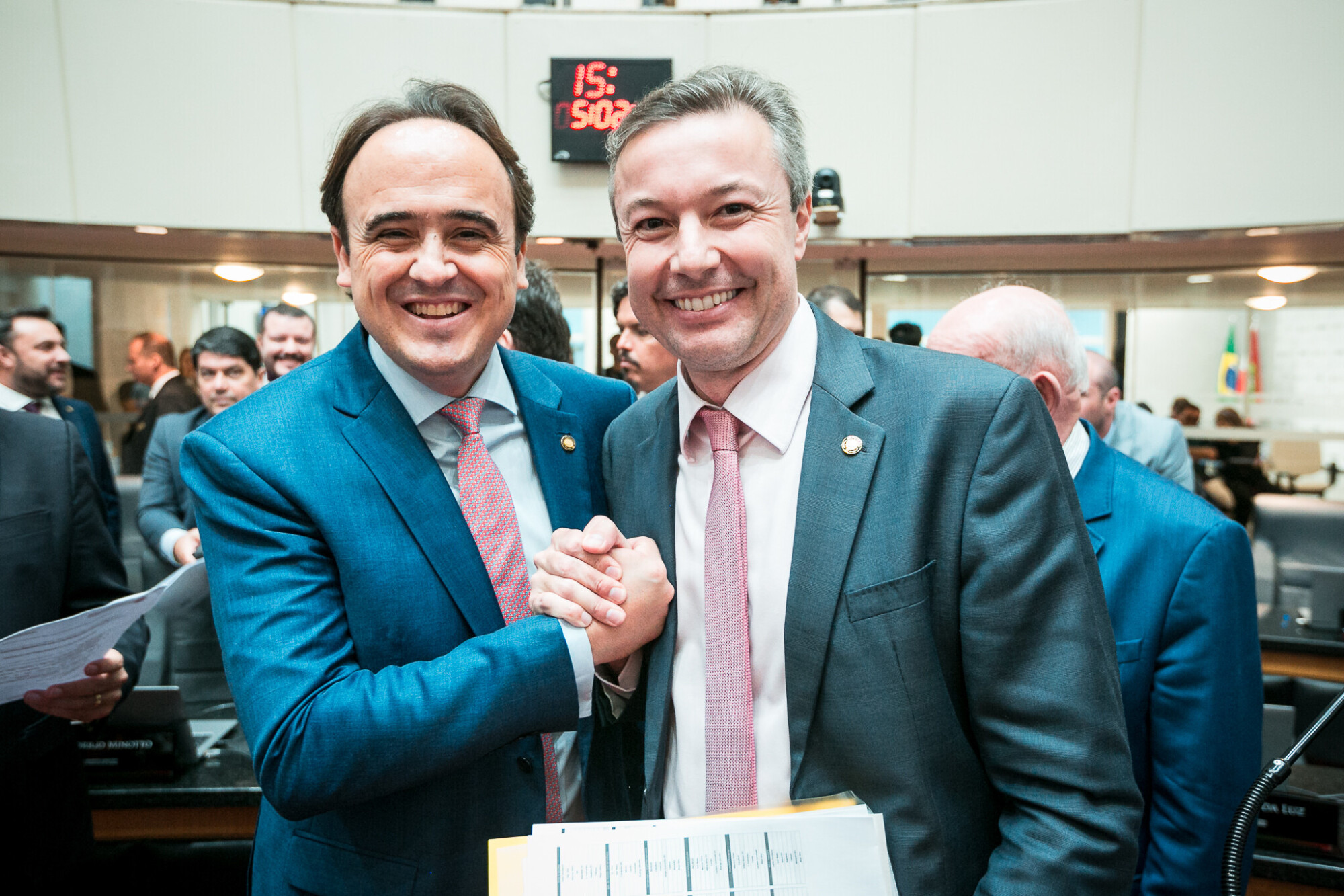 - Deputado Carlos Humberto (PL)
 - Deputado Napoleão Bernardes (PSD)