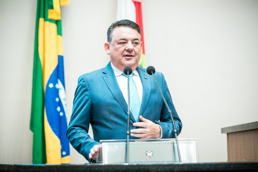 Deputado Maurício Peixer.