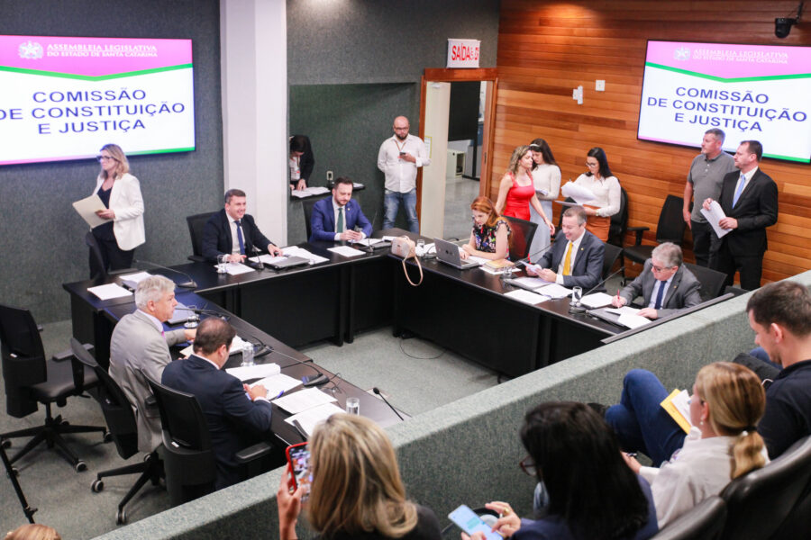 Membros das comissões permanentes da Alesc podem ser indicados ainda nesta terça-feira (5)