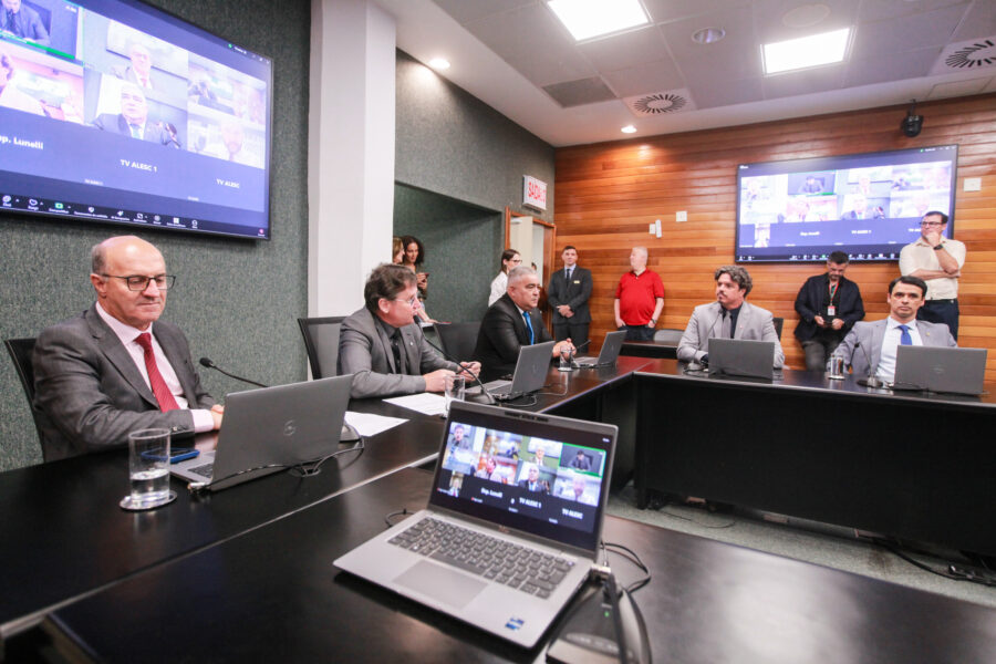 Requerimento para a reunião foi aprovado na tarde desta quarta (19)