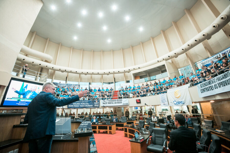 Deputado Fabiano da Luz (PT) fala em tribuna.