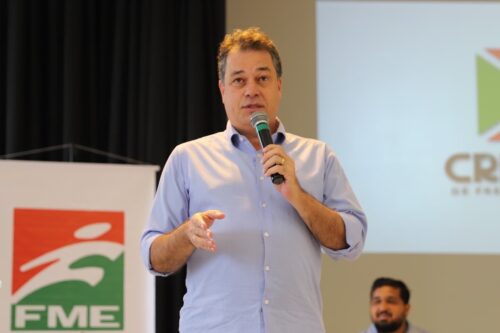 Minotto participa da recepção a atletas e técnicos da FME de Criciúma
