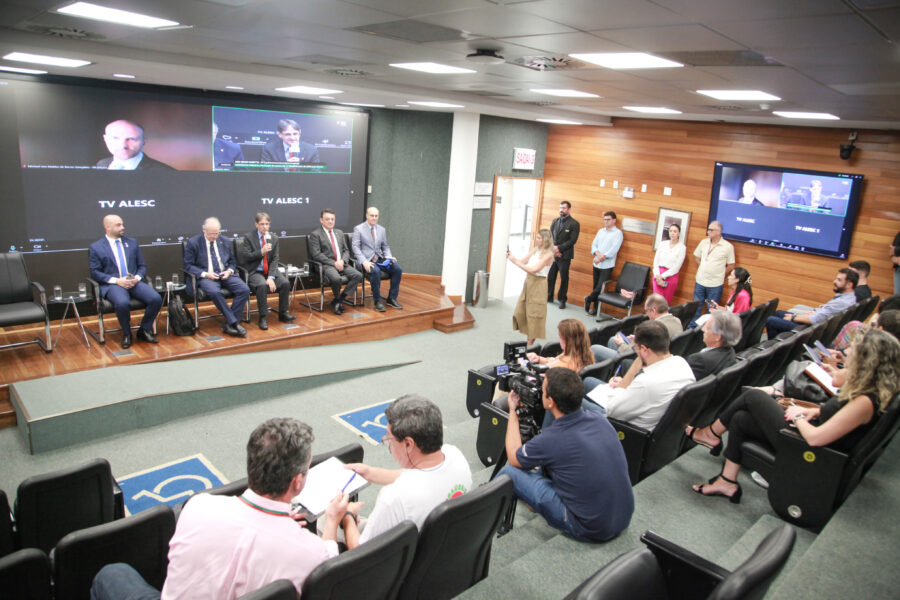 Apresentação foi feita na manhã desta terça-feira (25), na Comissão de Saúde da Alesc.