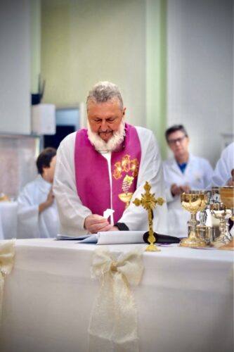 Padre Pedro celebra missa de instalação da Arquidiocese de Chapecó ao lado de dom Odelir e 80 padres