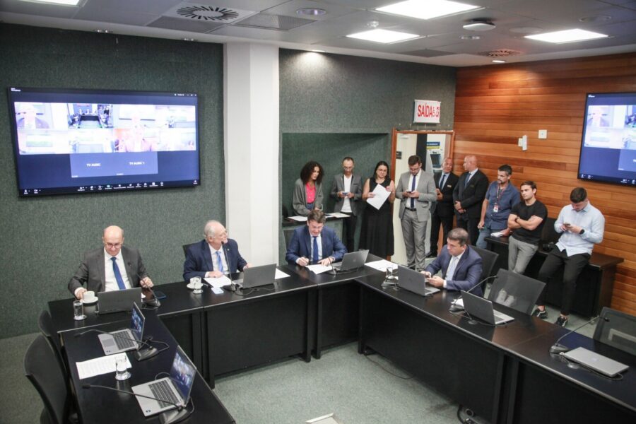 Comissão aprova cartilha sobre autismo em adultos e seminários sobre inclusão