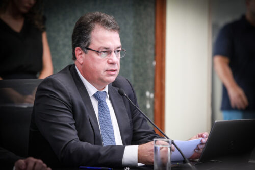 Minotto apoia projeto que prevê distribuição gratuita de fraldas a idosos e pessoas com deficiência