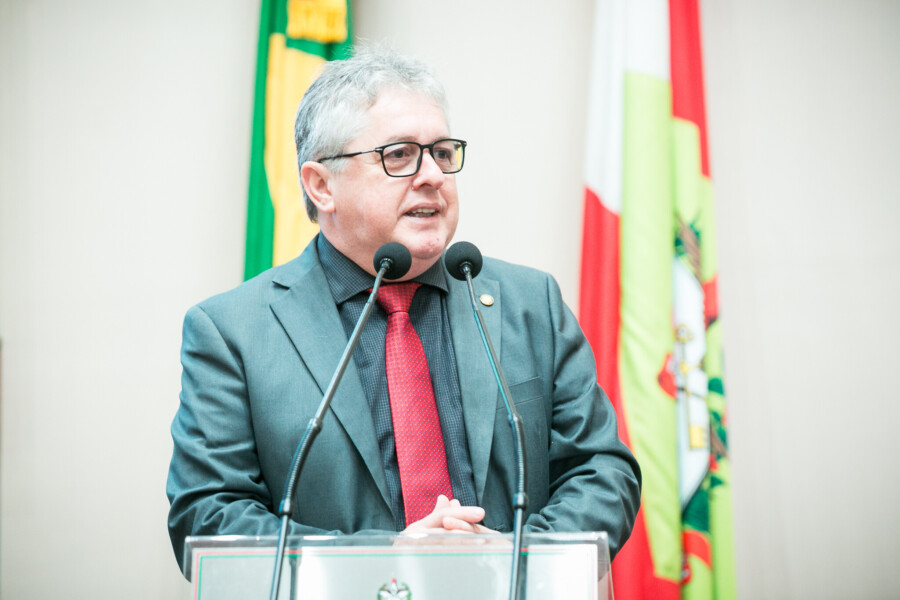 - Deputado Tiago Zilli (MDB)