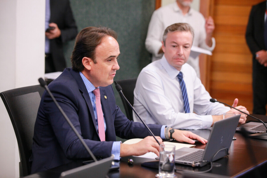 - Deputado Carlos Humberto (PL)
 - Deputado Napoleão Bernardes (PSD)