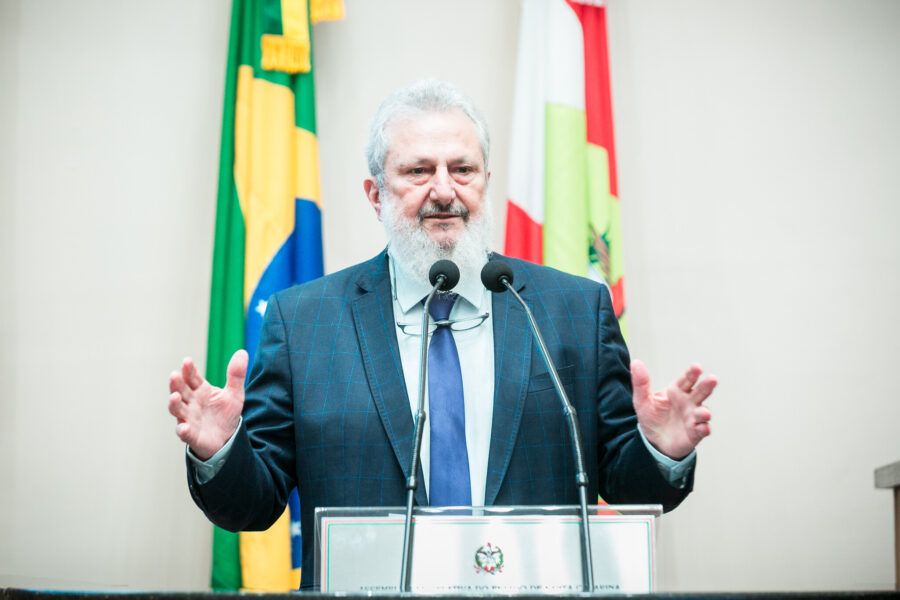 Deputado Padre Pedro propôs a sessão na Alesc em alusão à Campanha da Fraternidade deste ano