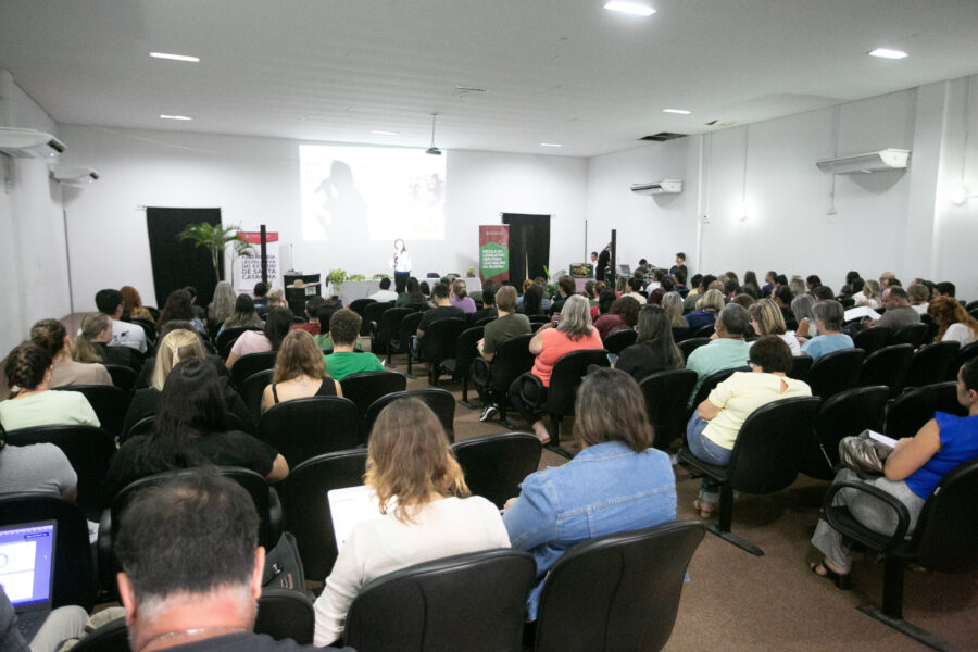 Mais de 200 pessoas participam do Seminário Estadual de Agroecologia nas Escolas em Itajaí