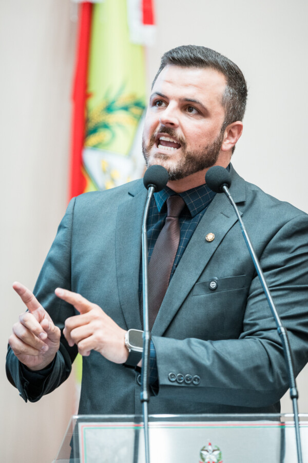 - Deputado Lucas Neves (PODEMOS)