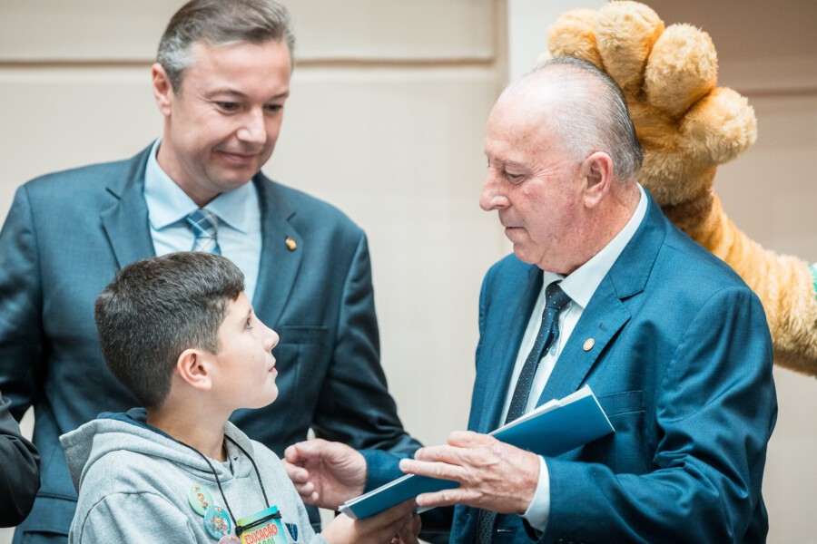 - Deputado Napoleão Bernardes (PSD) 	
 - Deputado Oscar Gutz (PL)