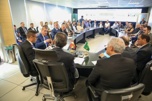 Altair Silva lidera missão com prefeitos em Brasília