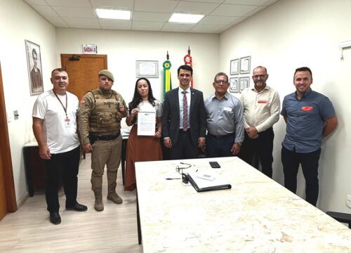 Prefeito de Antônio Carlos e comitiva visitam gabinete do deputado Marcos da Rosa na Alesc