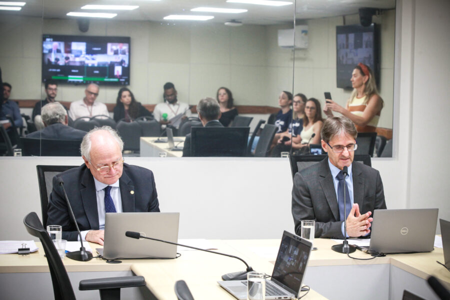 Comissão de Saúde.