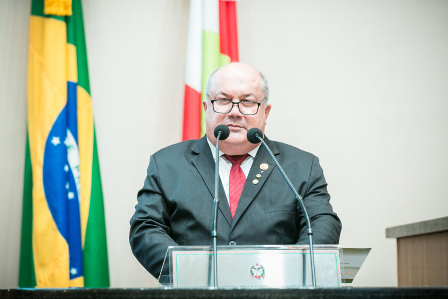 Nilson Manoel de Souza, grão-mestre do GOB-SC.