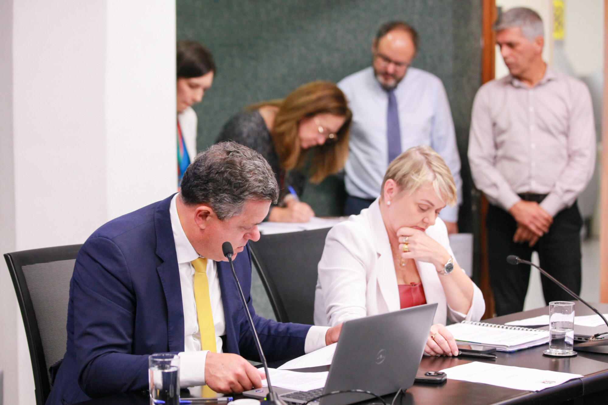 - Deputado Ivan Naatz (PL) 	 - Deputada Luciane Carminatti (PT)
