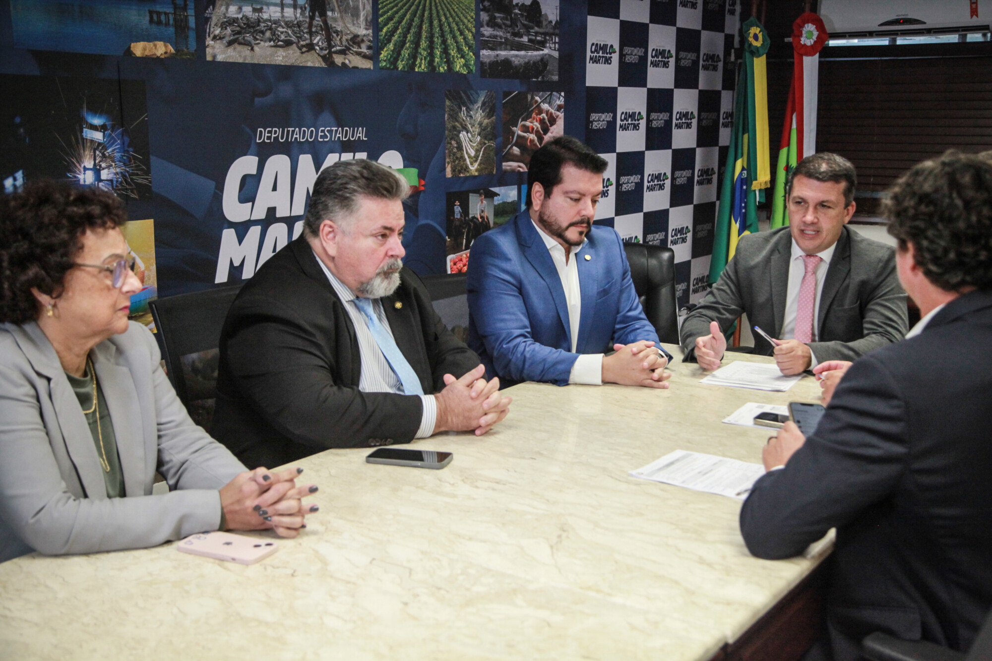 - Deputada Dirce Heiderscheidt (MDB) - Deputado Sergio Motta (Republicanos) - Deputado Alex Brasil (PL)