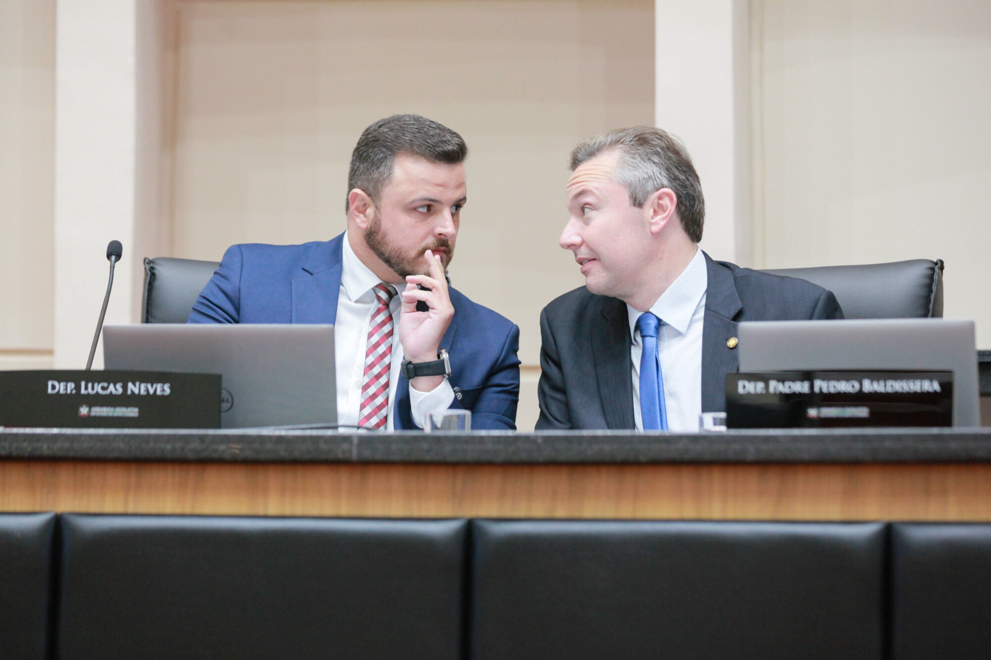- Deputado Lucas Neves (Podemos) 	
- Deputado Napoleão Bernardes (PSD)