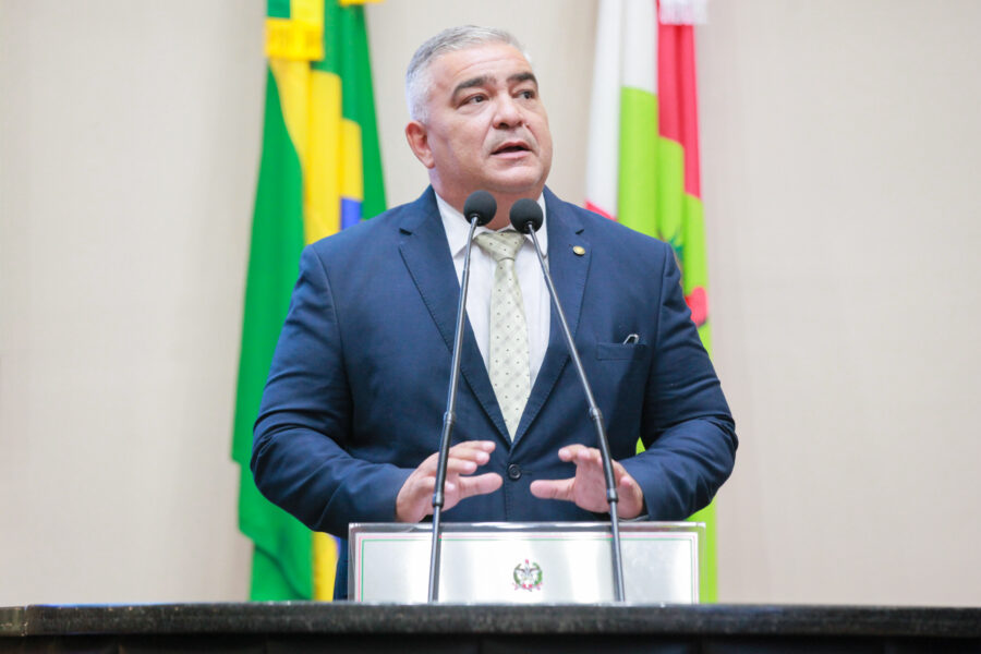 Deputado Sargento Lima (PL).