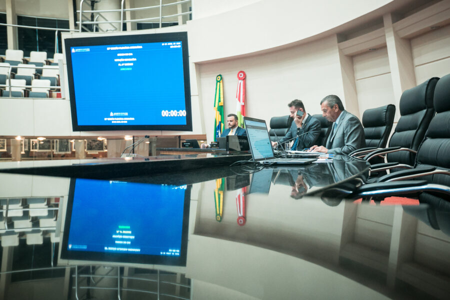 Plenário da Assembleia Legislativa, durante a votação de proposições, na tarde desta terça-feira (29)