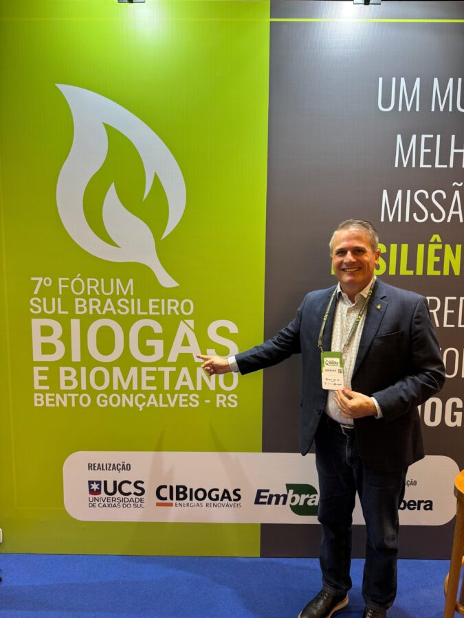 Deputado Altair Silva no fórum em Bento Gonçalves (RS)