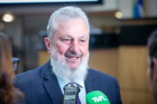 Padre Pedro pede que comunidade seja informada sobre o ocorrido e o vandalismo nazista seja investigado e os criminosos punidos