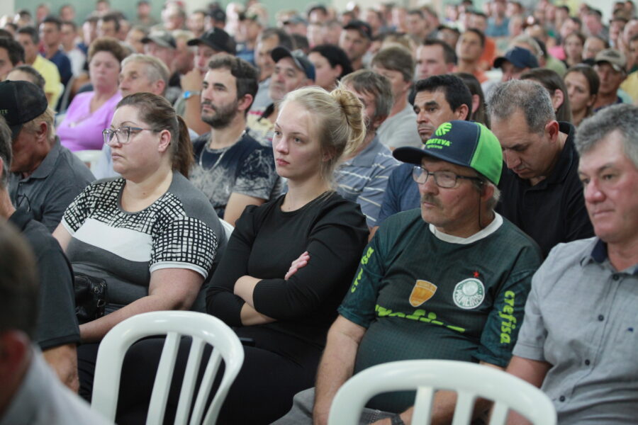 Fumicultores e comunidade presentes na audiência pública