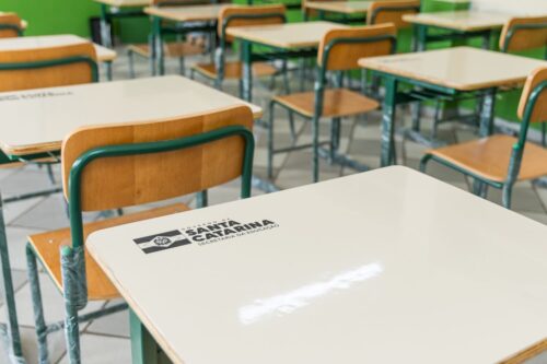 Mário Motta propõe lei para reformular gestão administrativa e financeira de escolas estaduais de SC