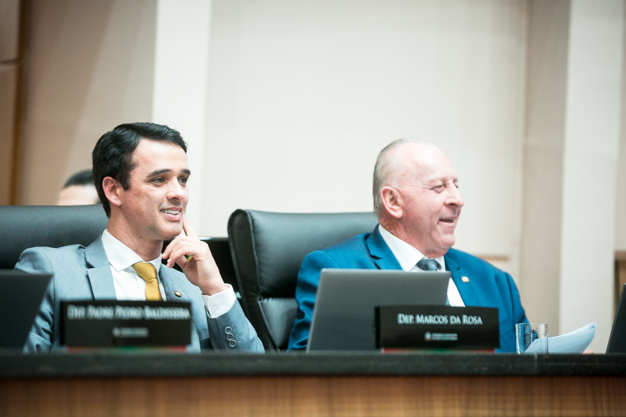 - Deputado Marcos da Rosa (União)- Deputado Oscar Gutz (PL)