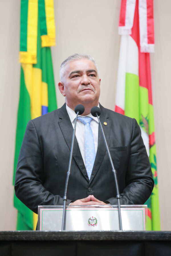 Deputado Sargento Lima (PL), proponente da homenagem.