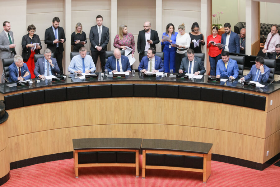 CCJ acata projeto que simplifica o processo de transferência de veículos