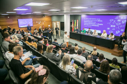 Audiência aponta problemas no atendimento a alunos com superdotação ou altas habilidades