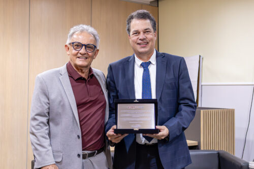 Minotto recebe homenagem do Conselho Regional de Odontologia de Santa Catarina