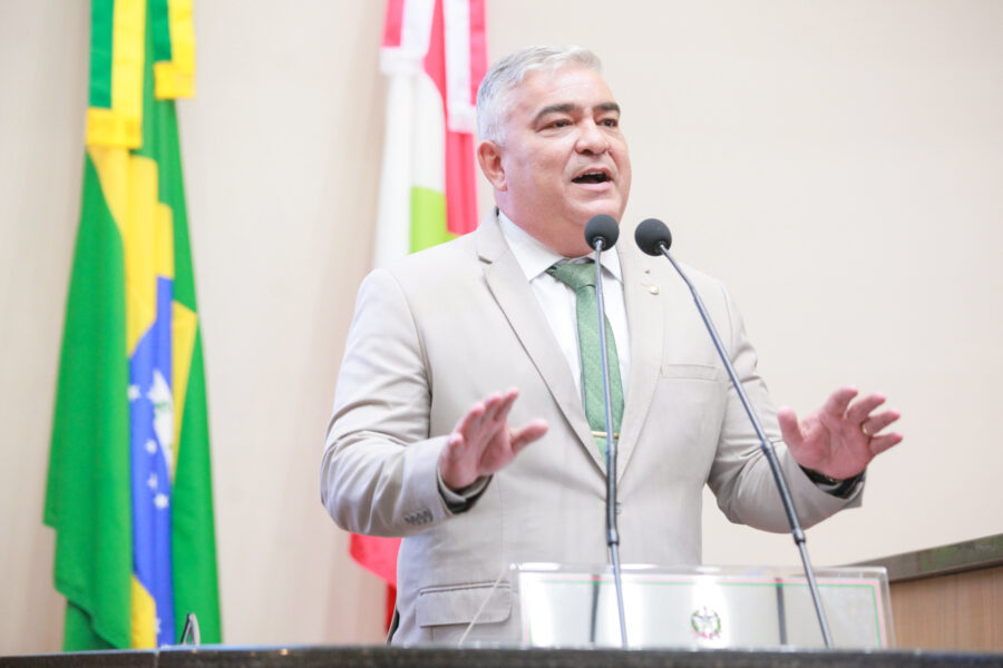 Deputado Sargento Lima.