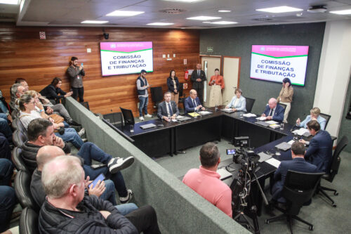 Comissão de Finanças acata projeto que concede reajuste para os servidores da saúde