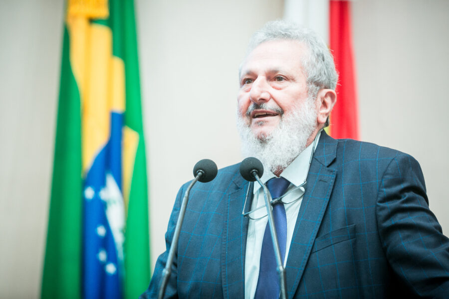 Padre Pedro comemora o acesso dos medicamentos à base de cannabis a todos os catarinenses