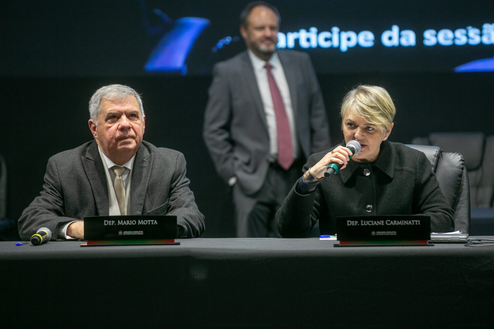 - Deputado Mário Motta (PSD)
 - Deputada Luciane Carminatti (PT)