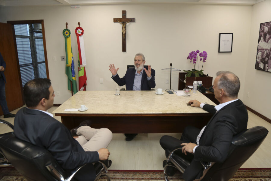 Padre Pedro recebeu, como presidente interino da Alesc, os superintendentes dos ministérios da Pesca e Aquicultura e do Trabalho e Emprego em SC