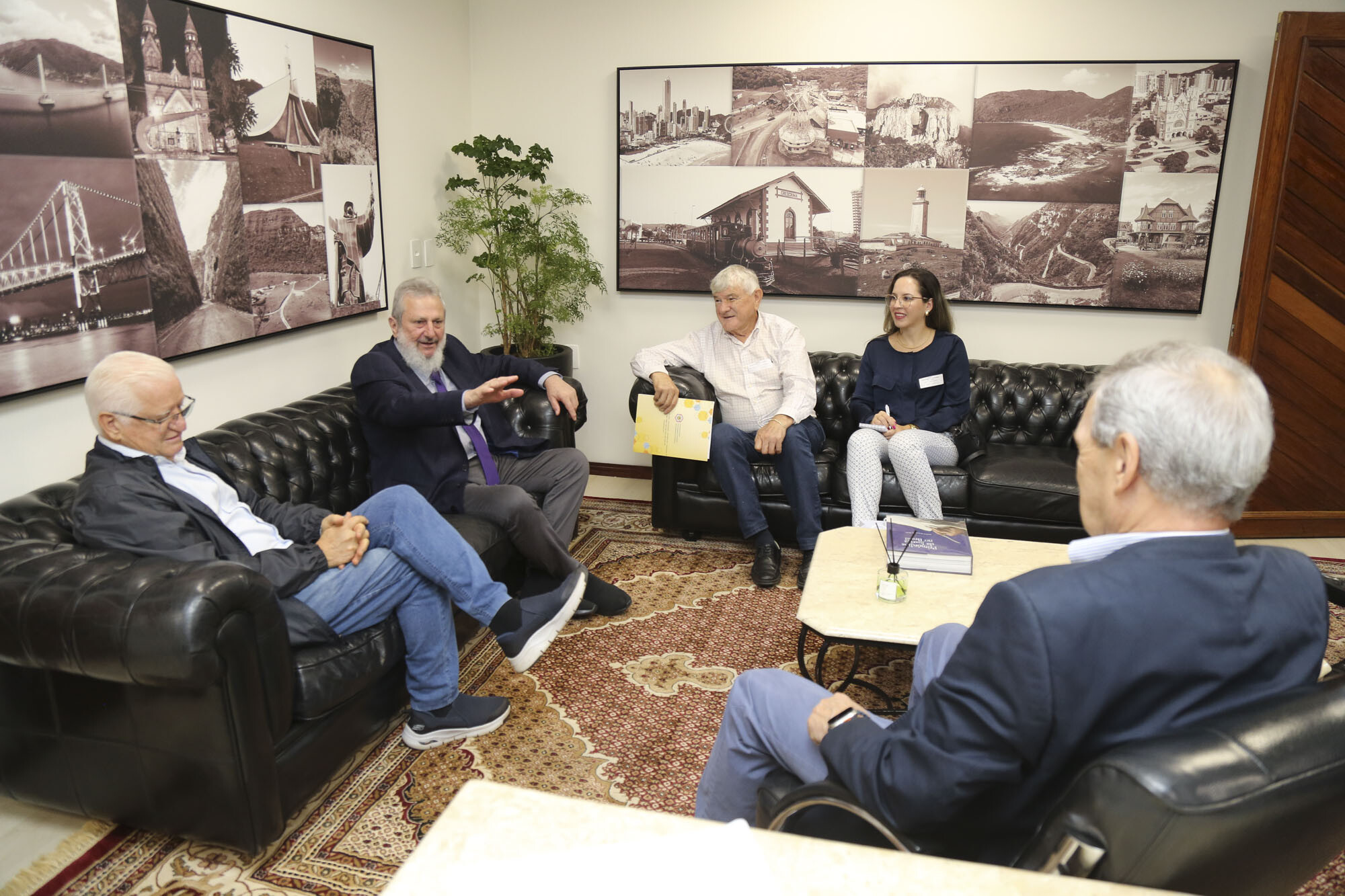 Deputado Padre Pedro (Presidente interino), recebe Celso Calcagnoto, do SEBRAE de SC e presidente da (FAASC), Sr, Agenor Sartori Castagna