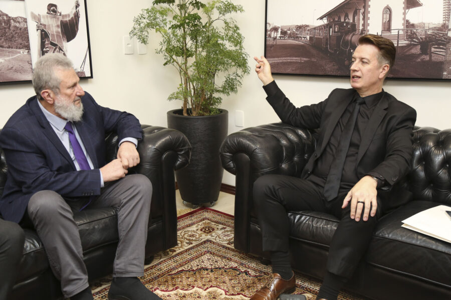 Deputado Padre Pedro recebe o desembargador João Marcos Buch