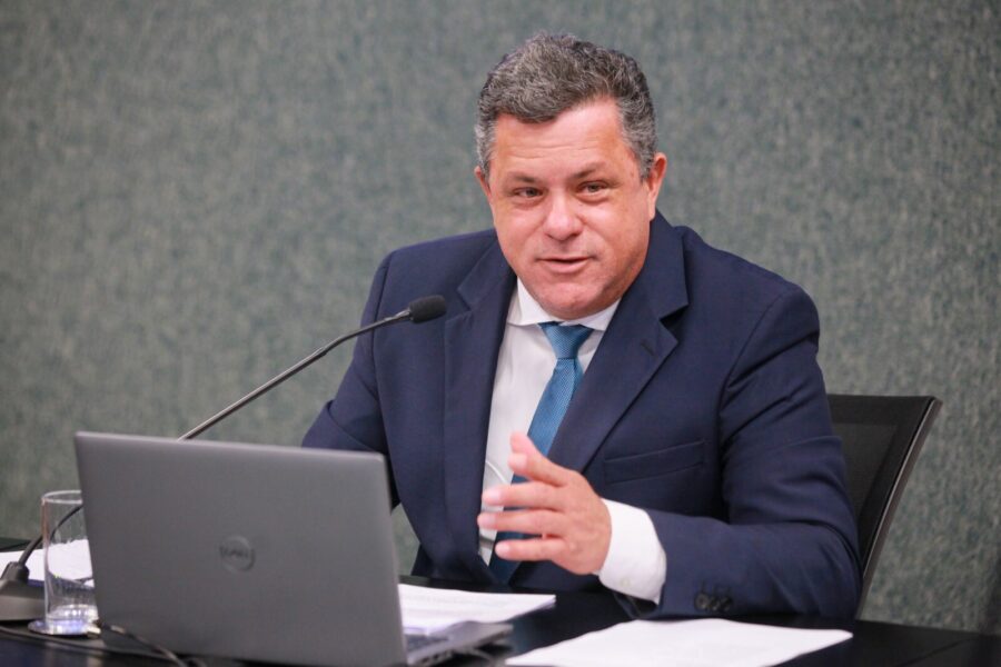 Foto: Deputado Ivan Naatz (PL): avanço institucional e pluralidade profissional no TCE. ( Divulgação).