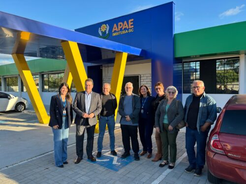 Em agenda no Sul, Minotto visita Prefeitura de Garopaba e anuncia recursos para Apae de Imbituba