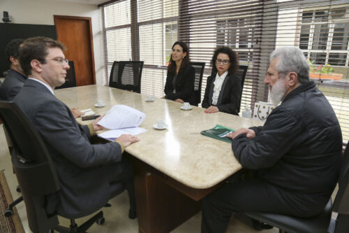 Presidente recebe visita da Defensoria para tratar de PEC sobre Adins