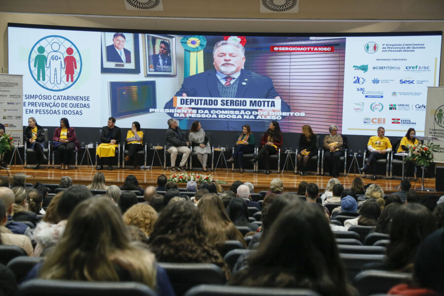 Por meio de video, o deputado Sérgio Motta saudou os participantes do evento.