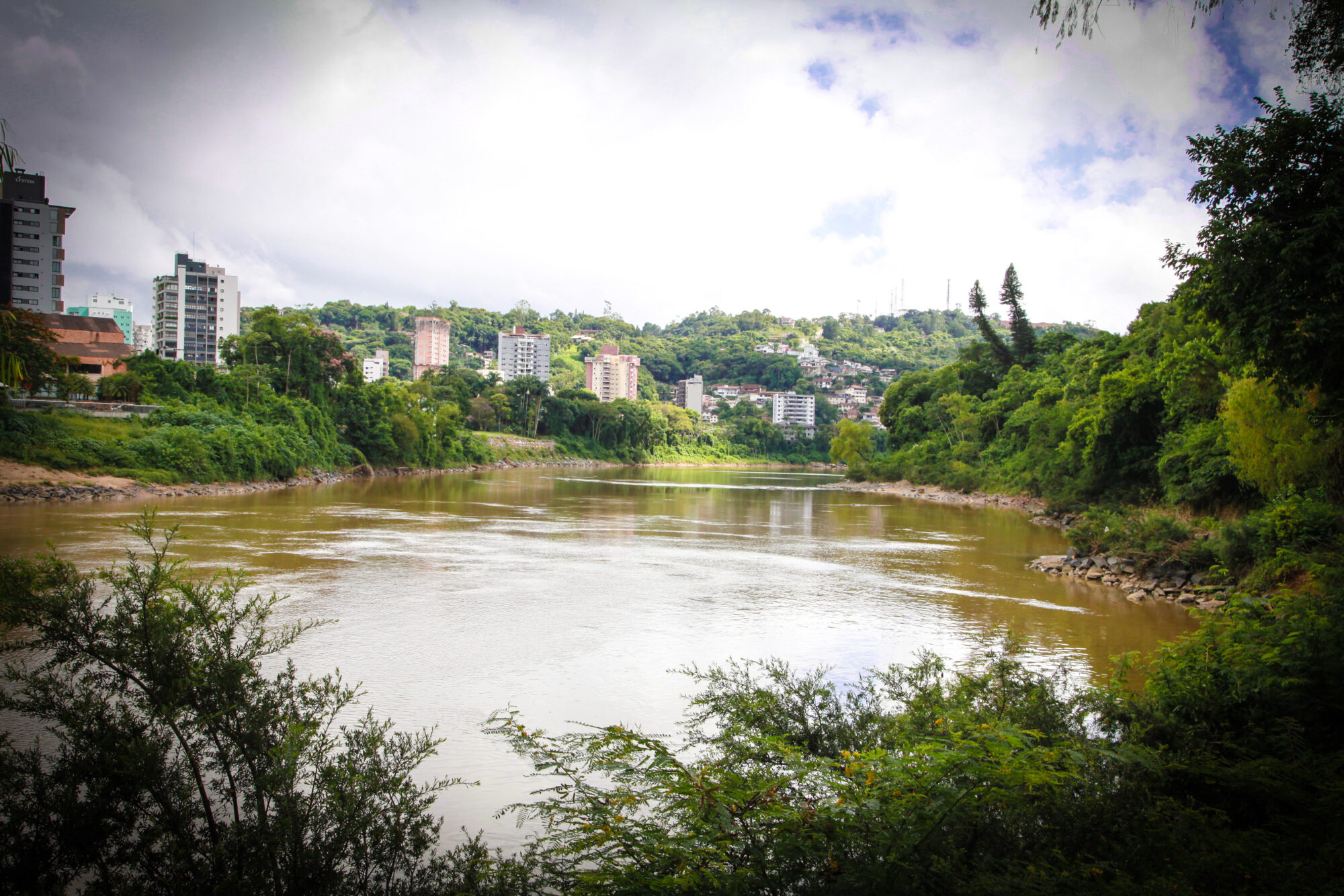 Rio Itajaí Açu, em Blumenau