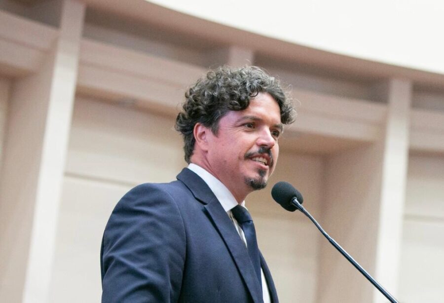 Deputado Marquito.