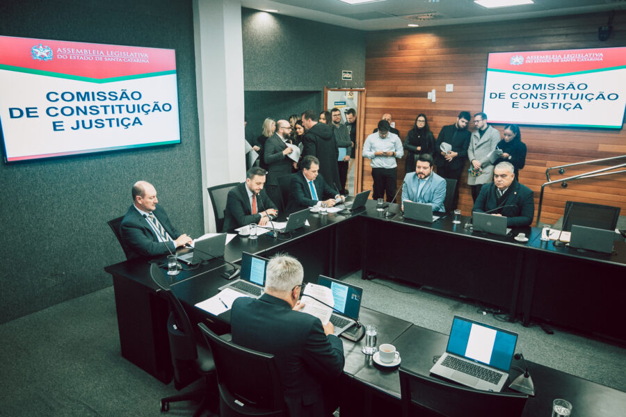 A Comissão de Constituição e Justiça é presidida pelo deputado Pepê Collaço (PP).