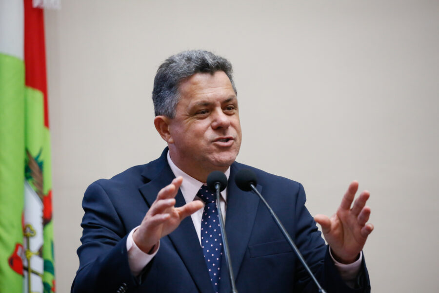 Deputado Naatz: “Cidadão está pagando o prejuízo”